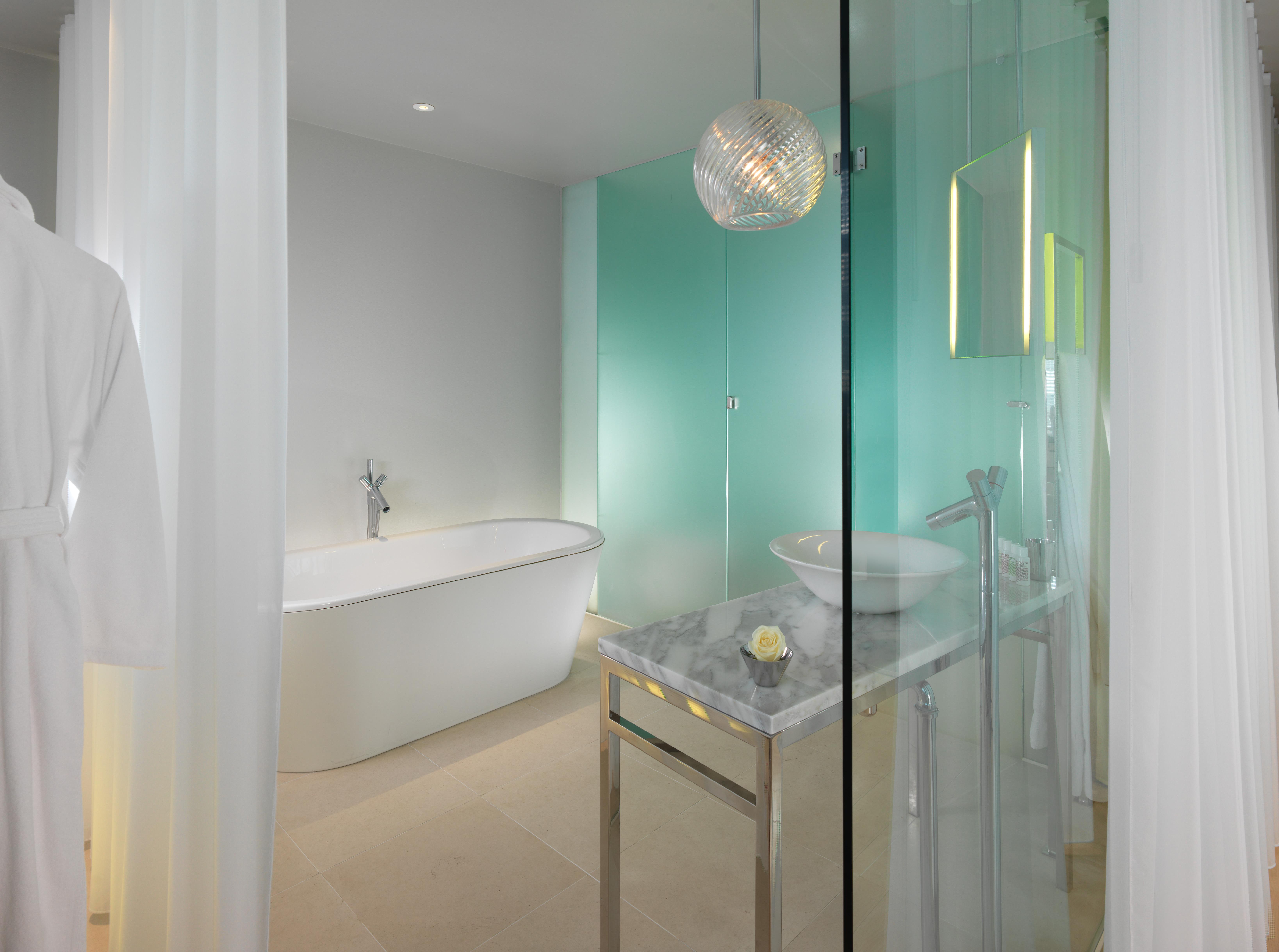 Sanderson London Kültér fotó Bathroom