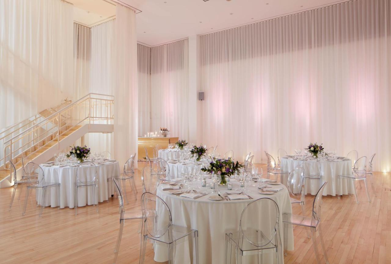 Sanderson London Kültér fotó The interior of the ballroom