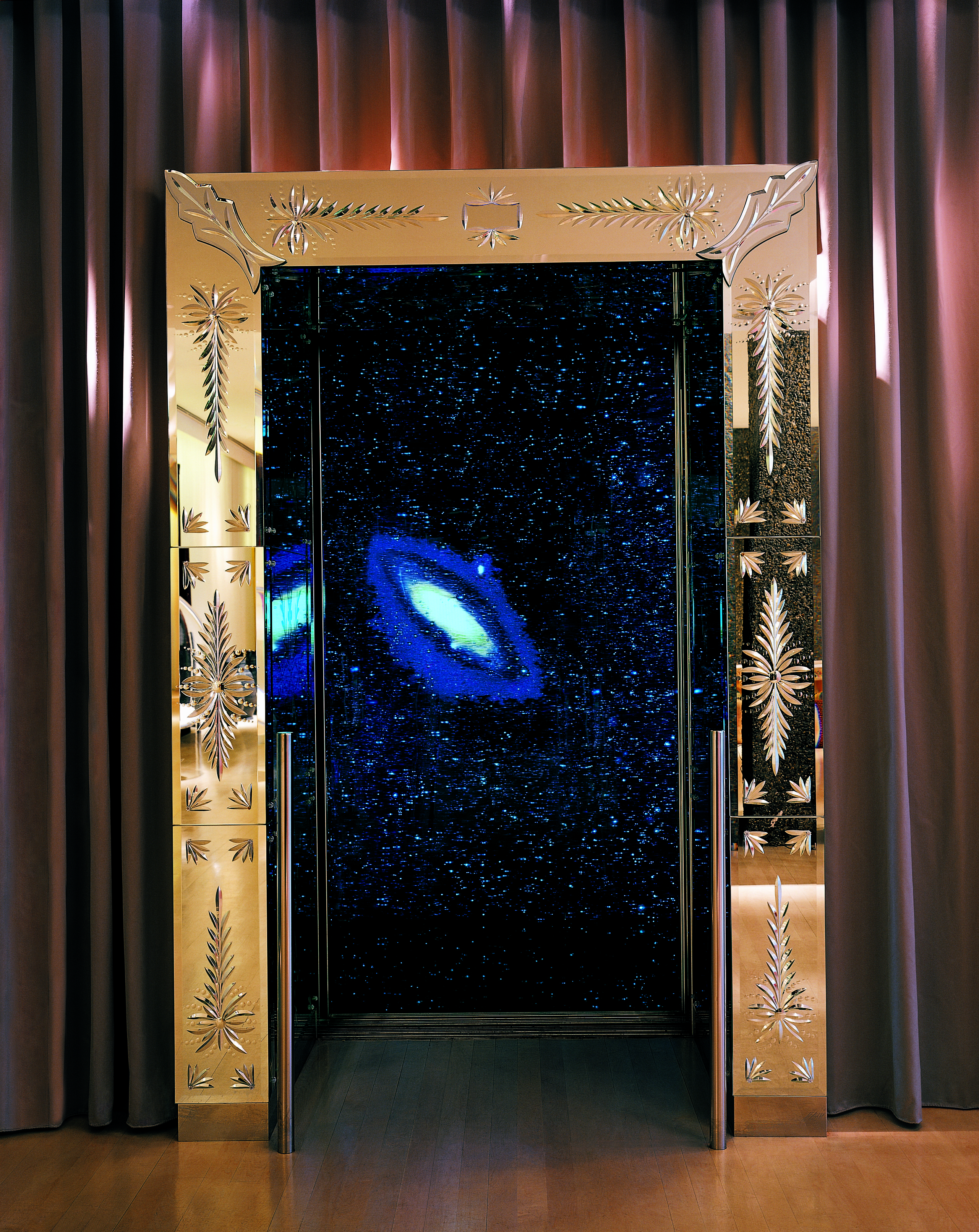 Sanderson London Kültér fotó The elevator of the hotel