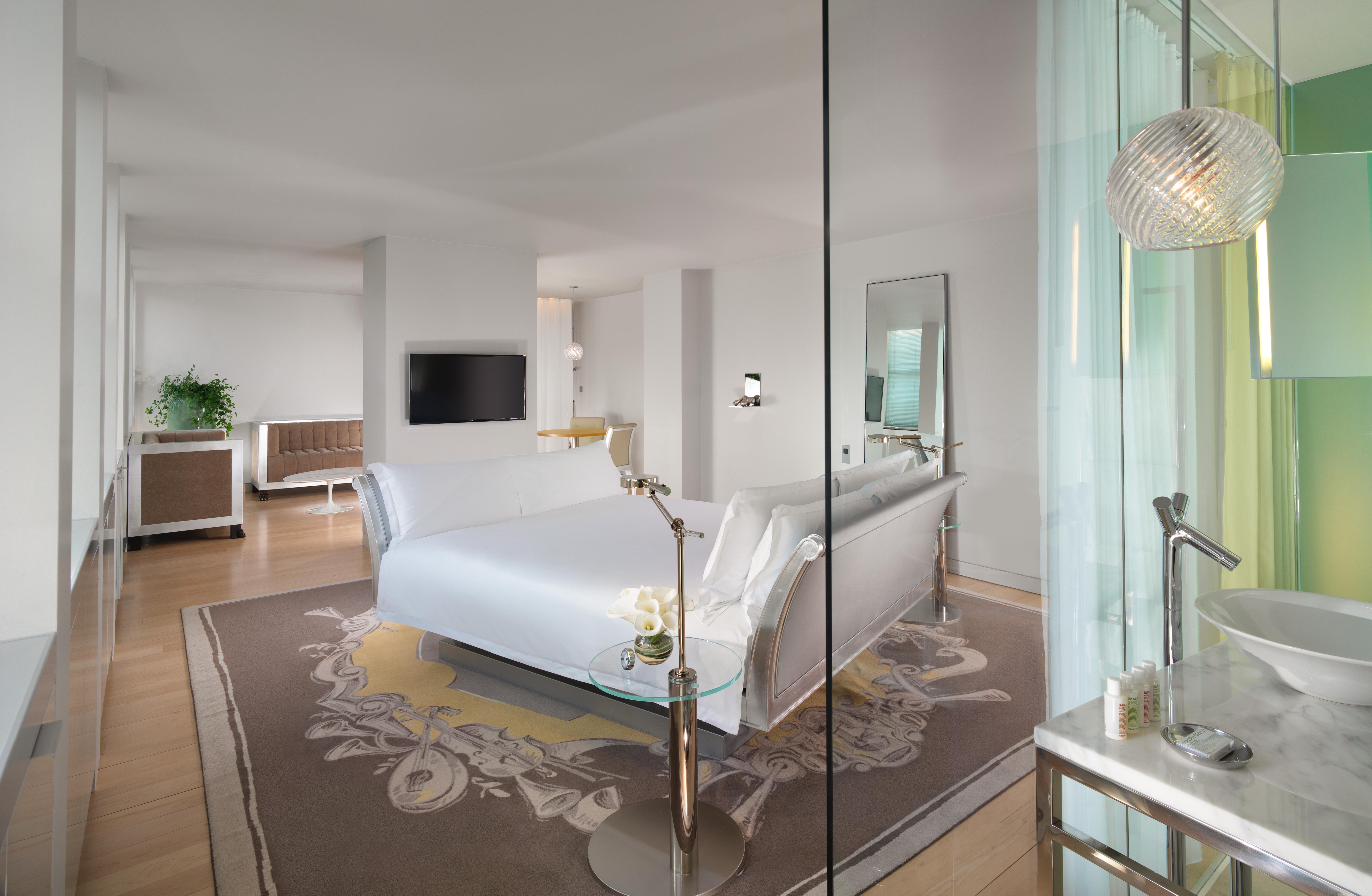 Sanderson London Kültér fotó A suite at the Mandarin Oriental, Munich