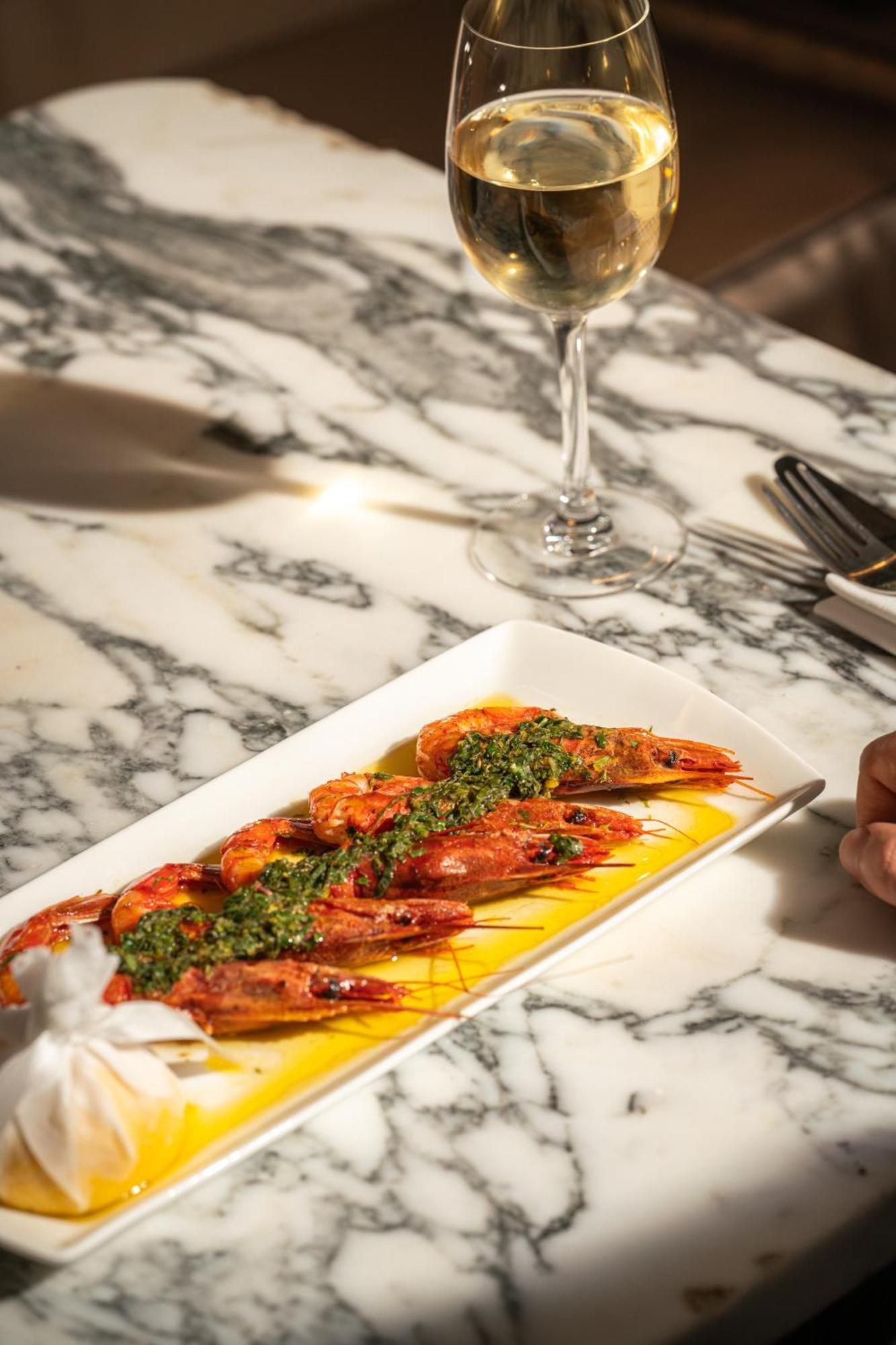 Sanderson London Kültér fotó Shrimp at the restaurant