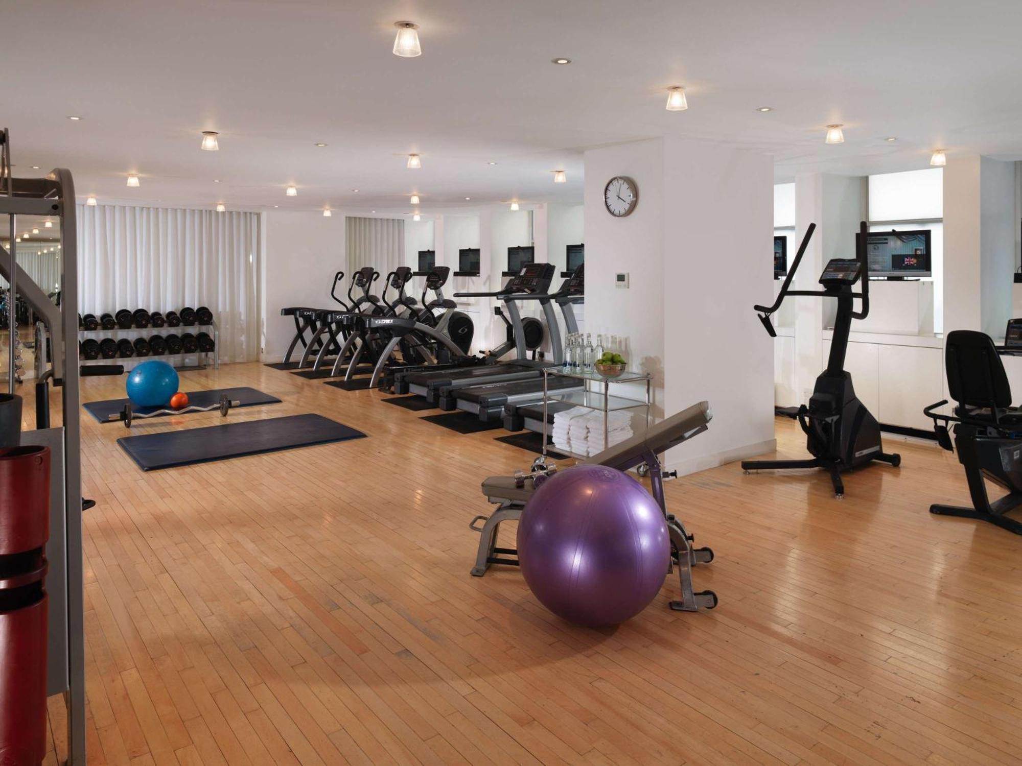 Sanderson London Kültér fotó A gym