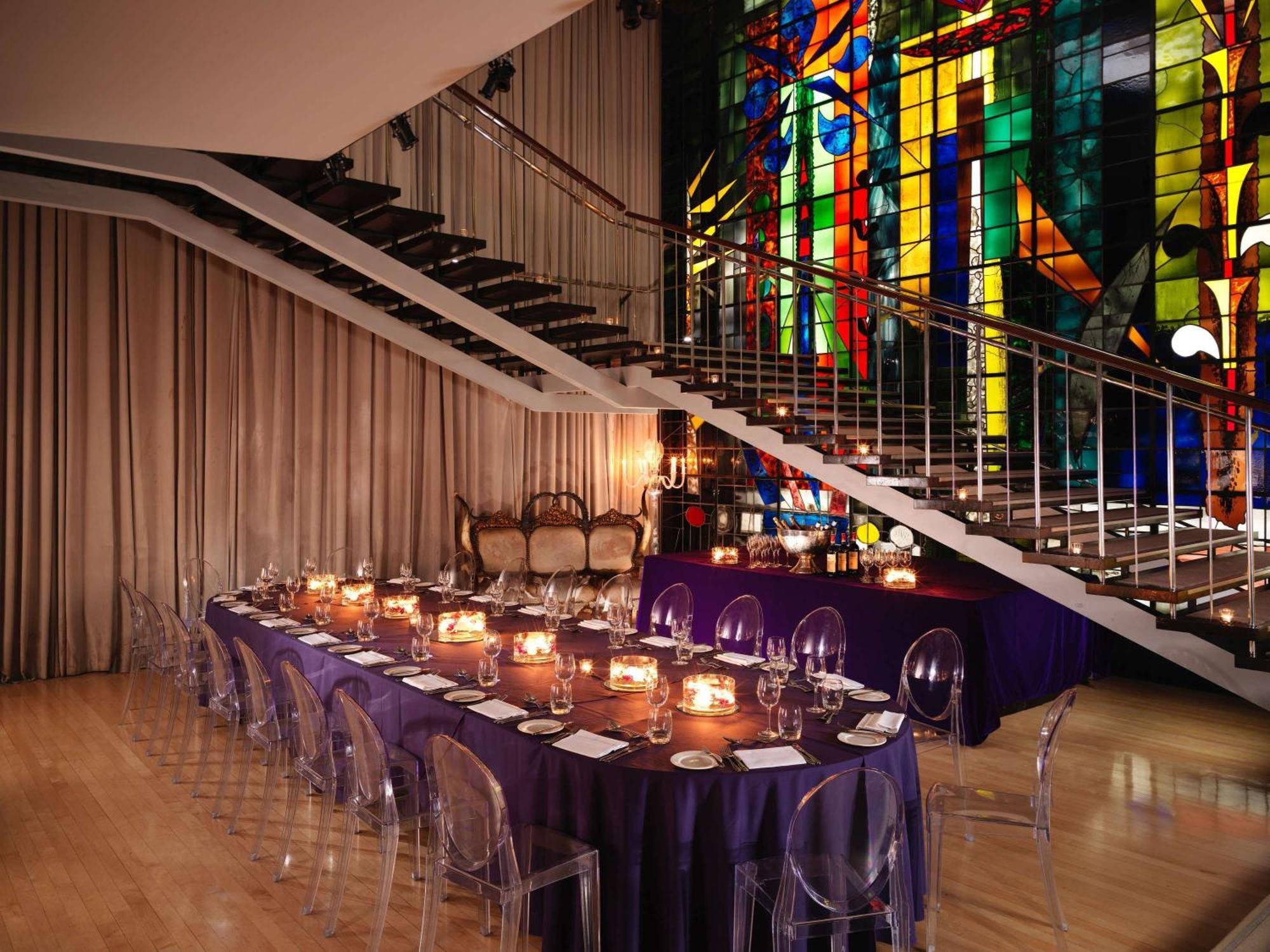 Sanderson London Kültér fotó The Stained Glass Hall
