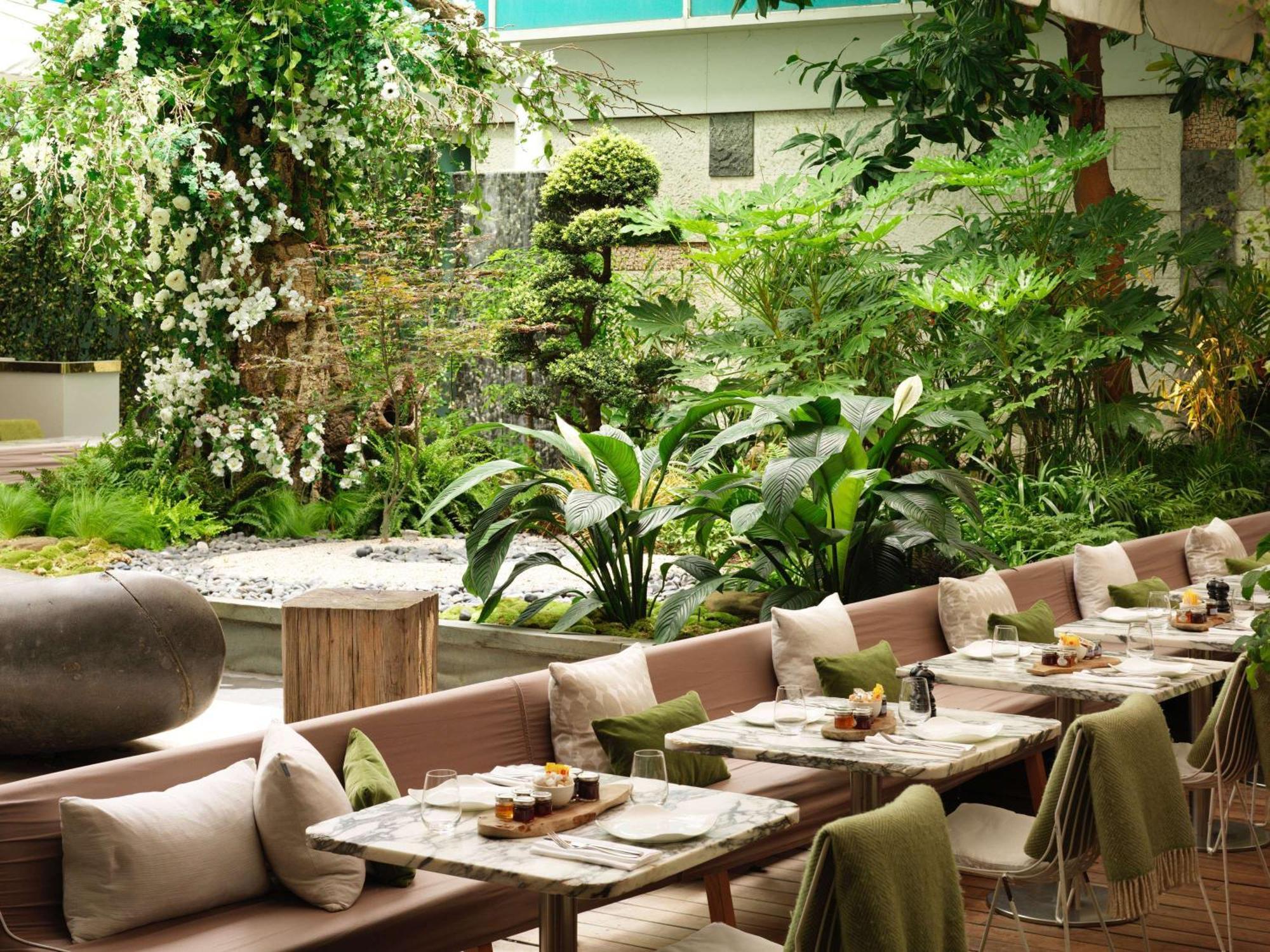 Sanderson London Kültér fotó The Garden Grill